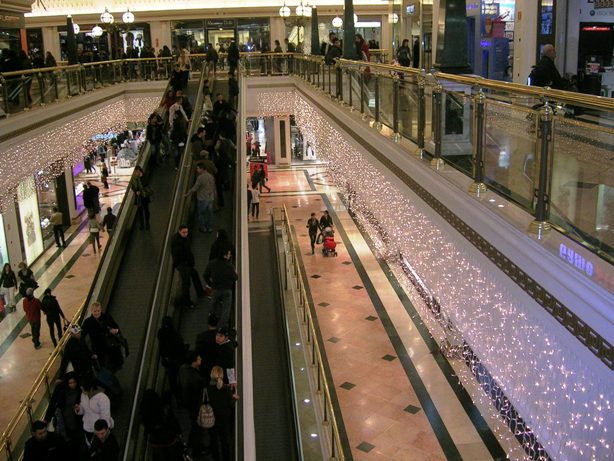 Ljusgardinermed varmvita leds på Gran Via 2 i Barcelona